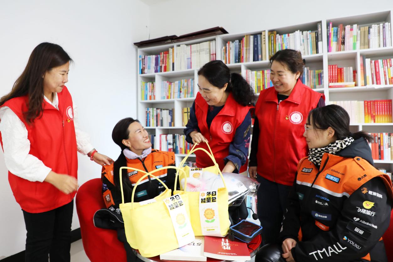 内蒙古扎兰屯：社区驿站 冬日暖“新”